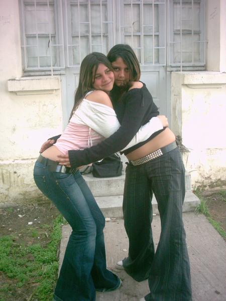 2 sisters