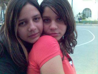 2 sisters