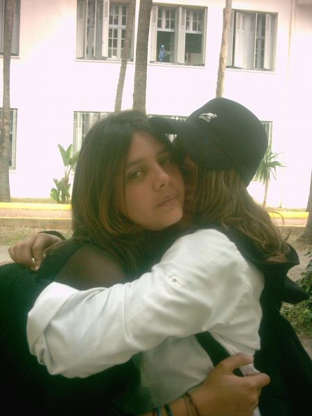 2 sisters