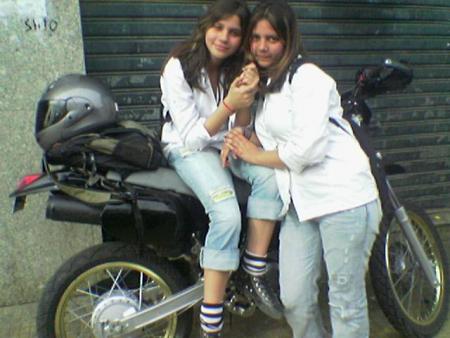 2 sisters