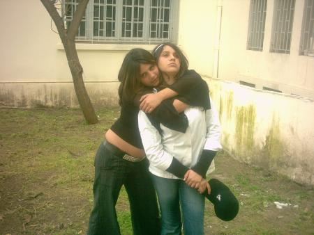 2 sisters